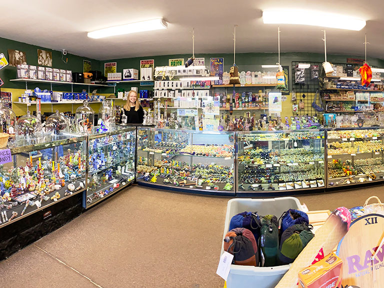 Greenbear420 Maine Glass Pipe Shop Sales Vaporizers Cbd Products Head Shop Clothing Glass Blowing Supplies Located In Newport Maine